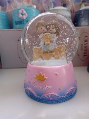 Karakterli Ara Boy Işıklı Kar Küresi