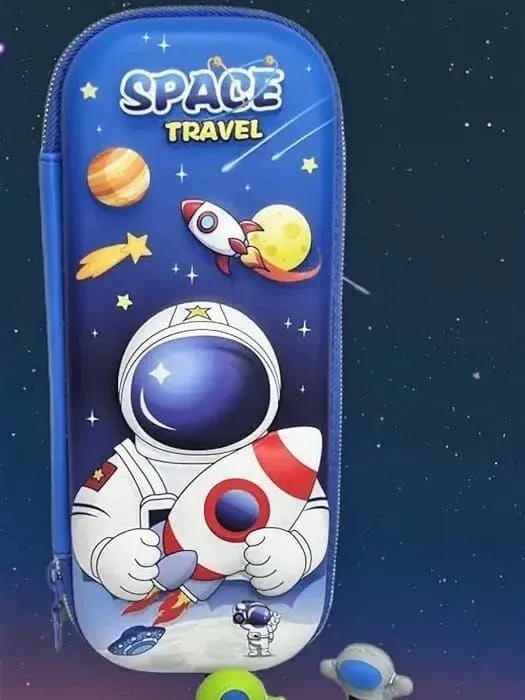 Toptan 3D Kawaii Travel Space Astronot Sert Kapaklı Kabartmalı Kalemlik