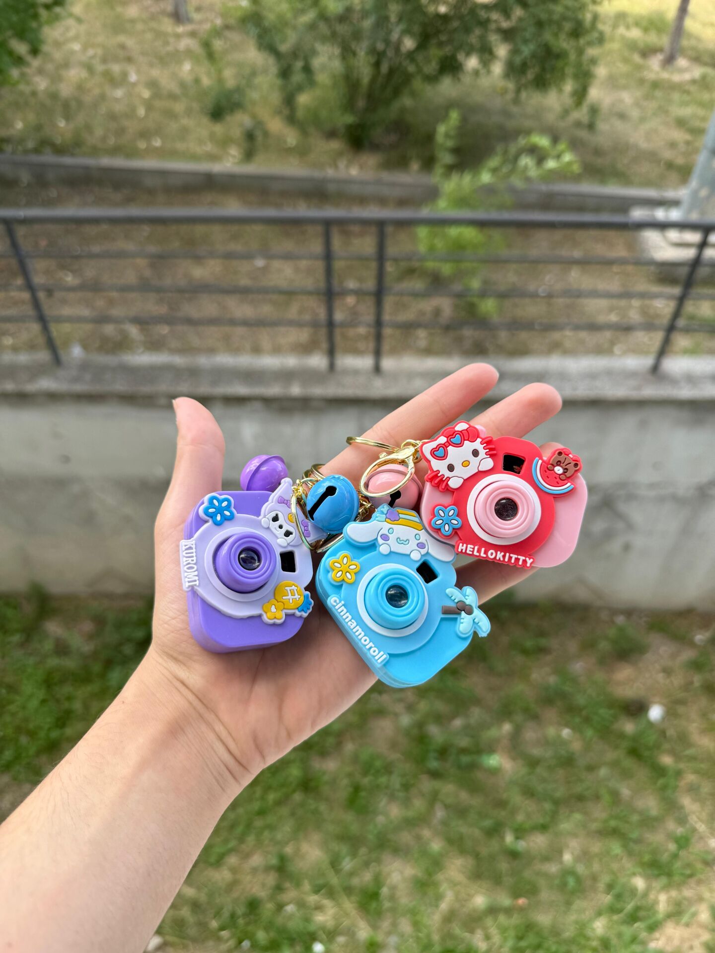 Toptan Kamera Model Kuromi Sanrio Resimli Işıklı Anahtarlık Çanta Süsü