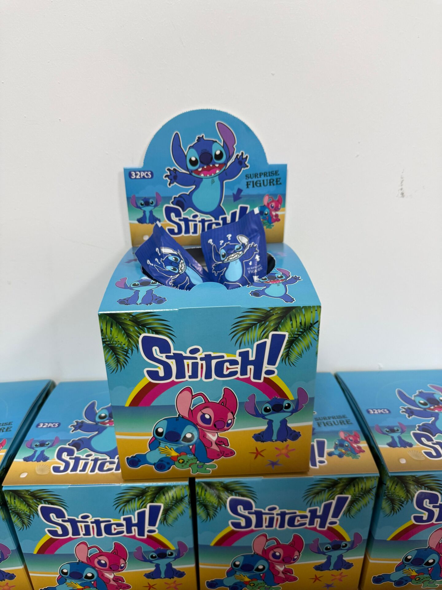 Toptan Karakter Sürpriz Figür Paket 32 Adet 1 Kutu