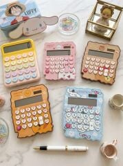 Toptan Kawaii Karakter Temalı Hesap Makinesi – Sevimli Masaüstü Hesap Makinesi 1 Adet